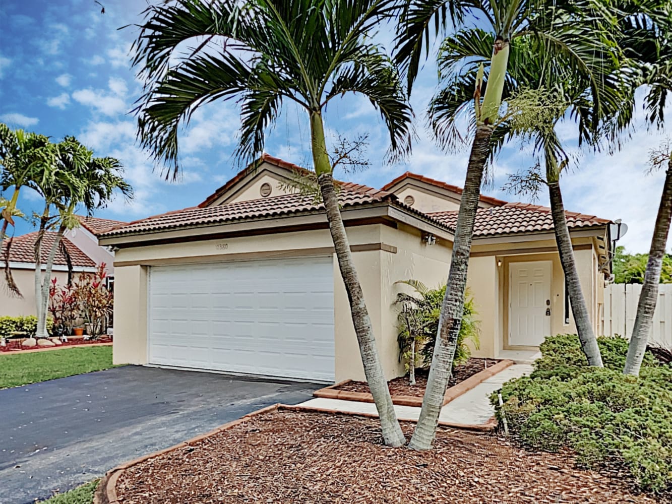 1380 Presidio Dr, Weston photo 1