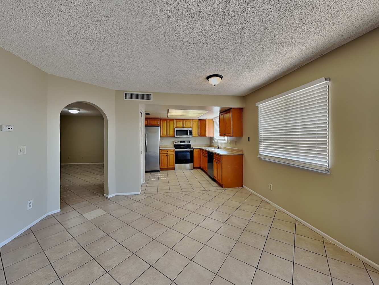 13802 N 45th Ave, Glendale photo 4
