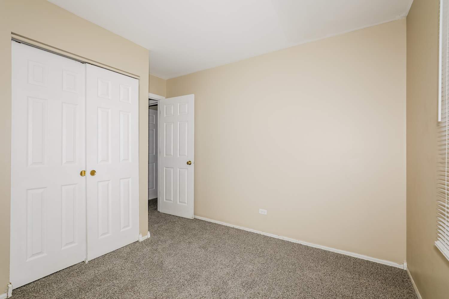 1381 Alberta Ct, Glendale Heights photo 12