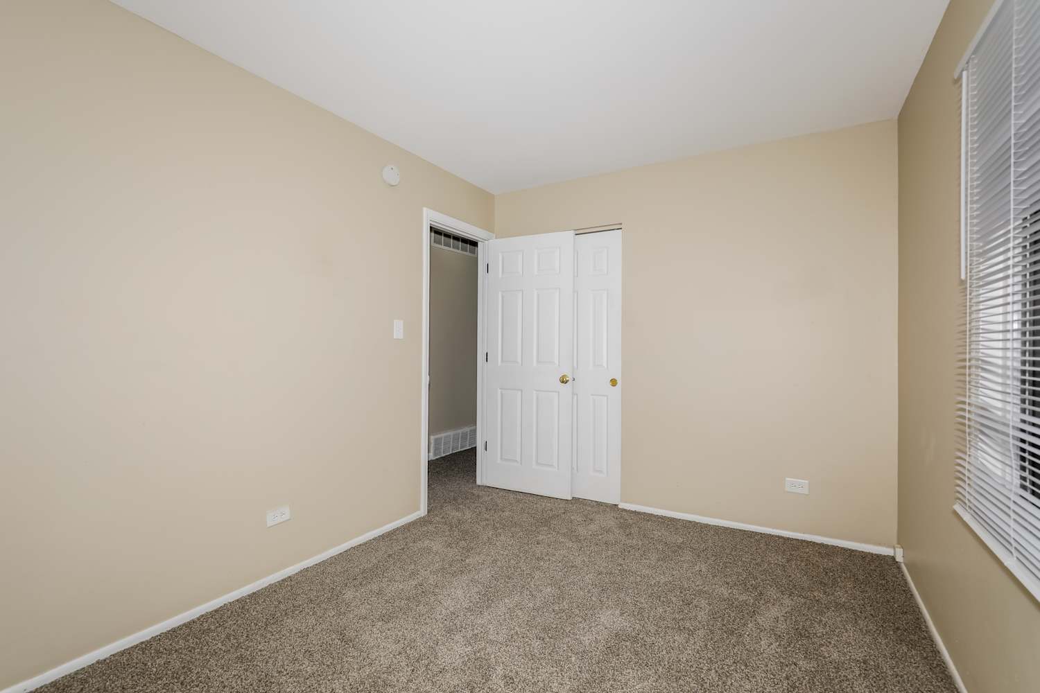 1381 Alberta Ct, Glendale Heights photo 14