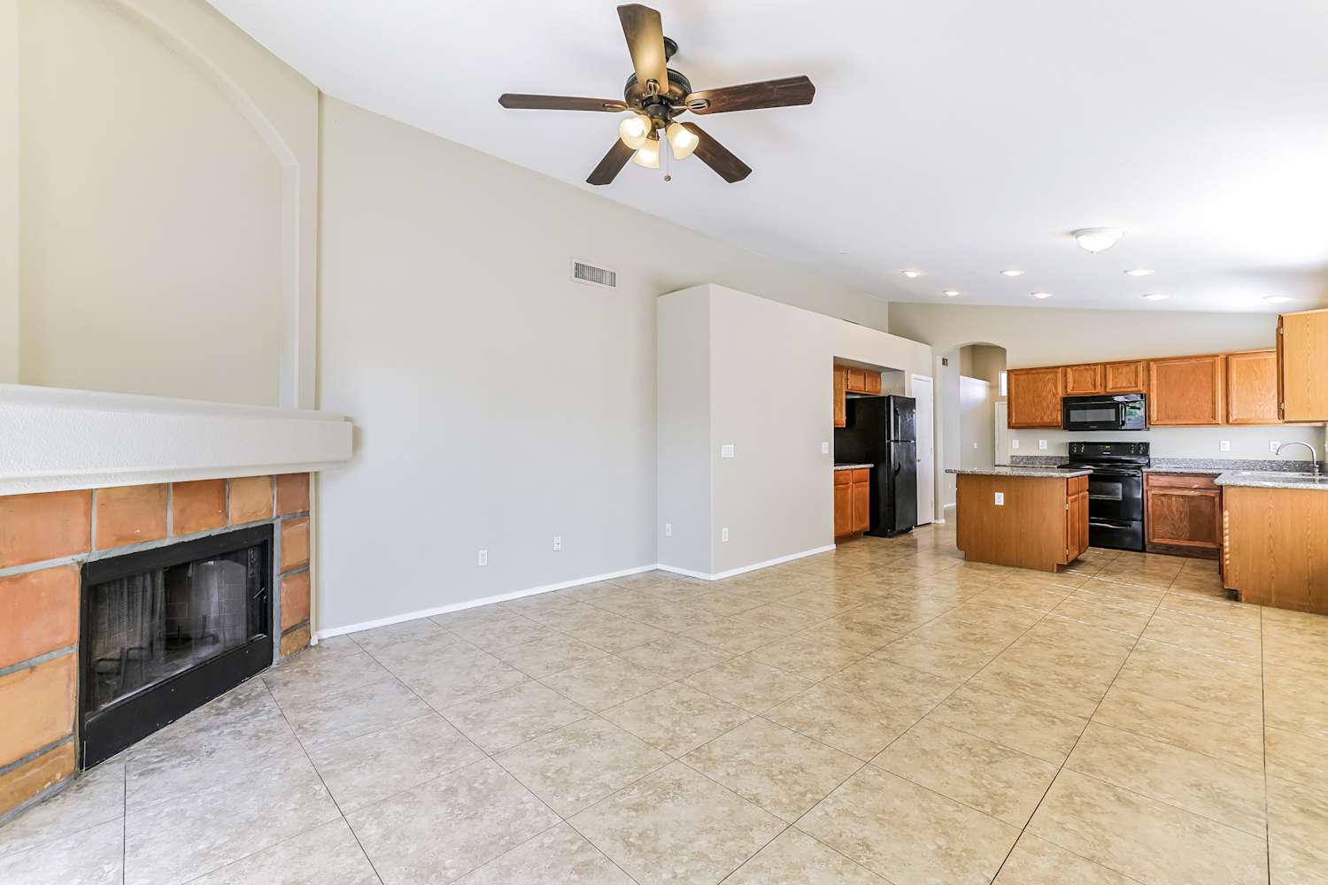 1391 E Gary Dr, Chandler photo 4