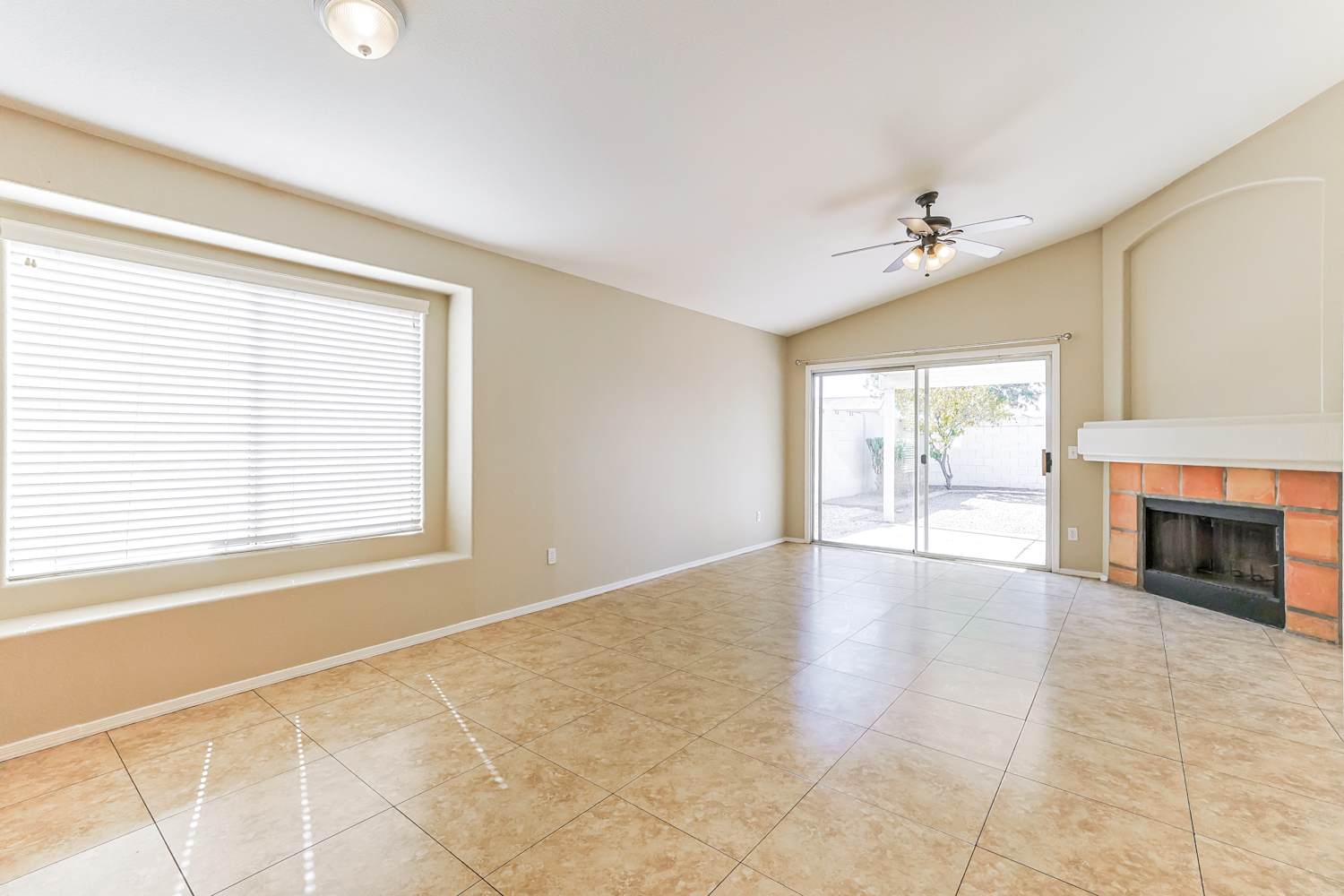 1391 E Gary Dr, Chandler photo 3