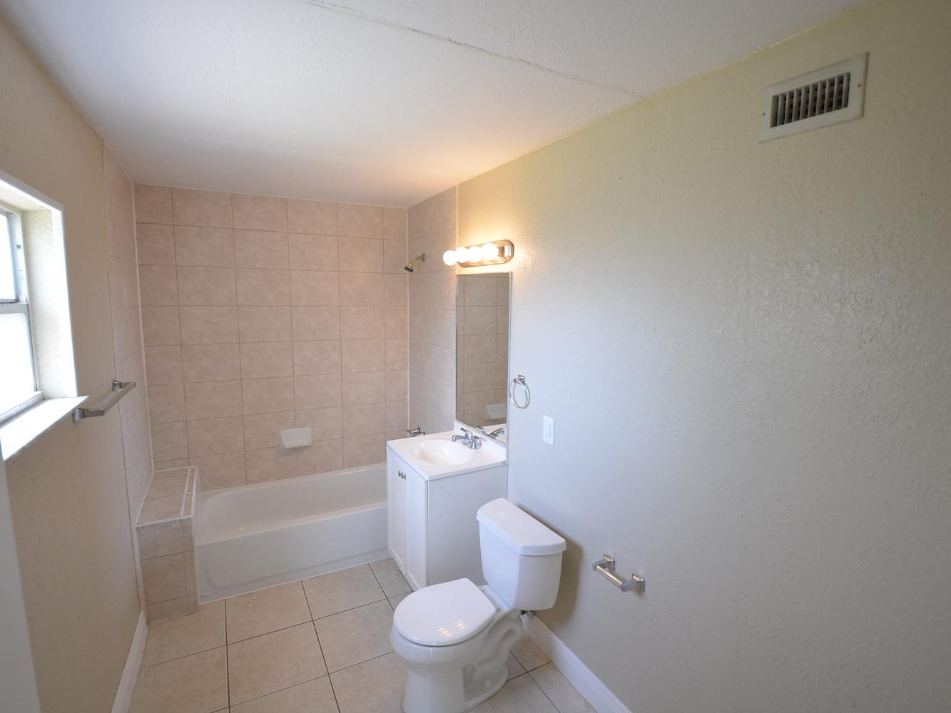 1401 NW 58th Ave, Margate photo 8