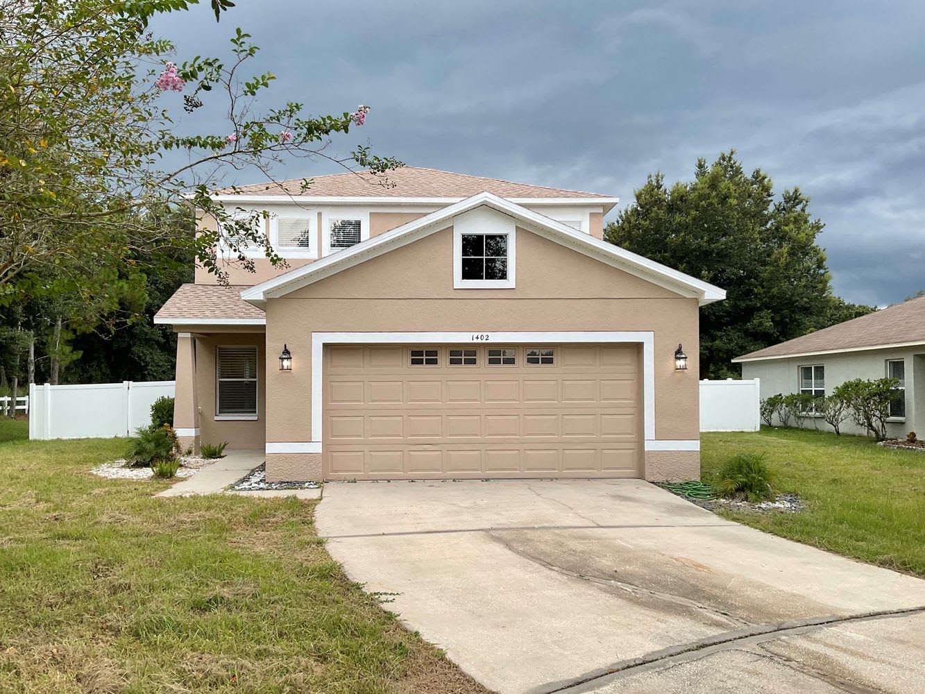 Front of 1402 Marsh Wood Dr, Seffner, FL