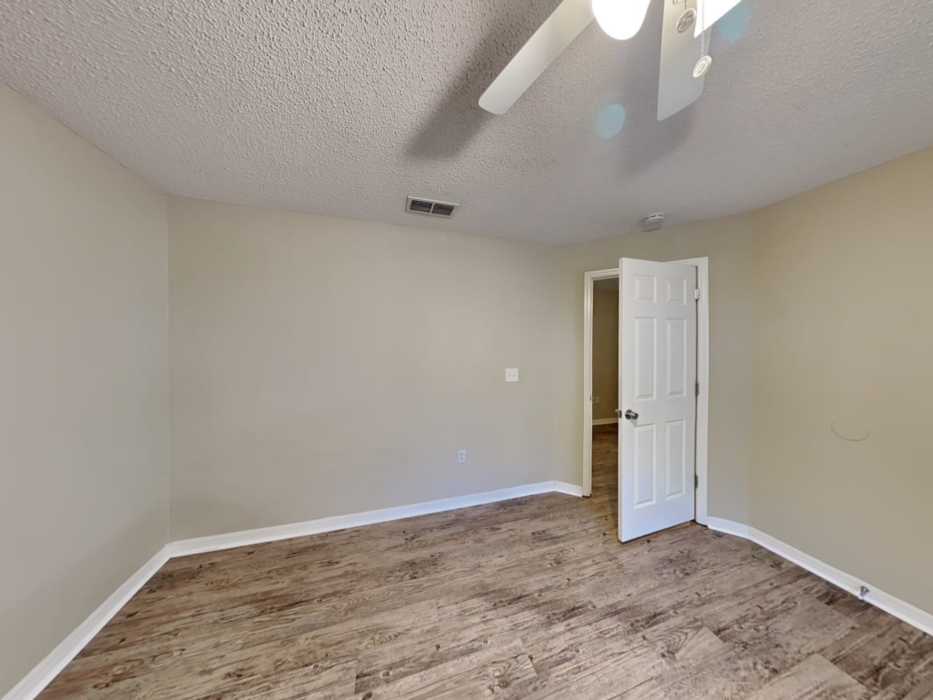 1402 Whispering Woods Way, Deland photo 8