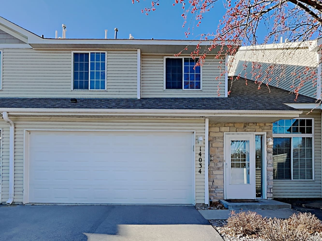 Front of 14034 Alabama Ave S, Savage, MN