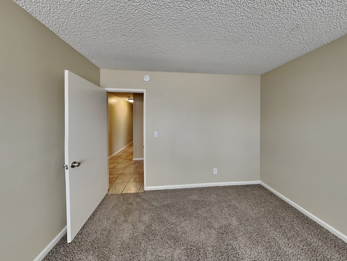 1406 E Elsmere Dr, Carson photo 14