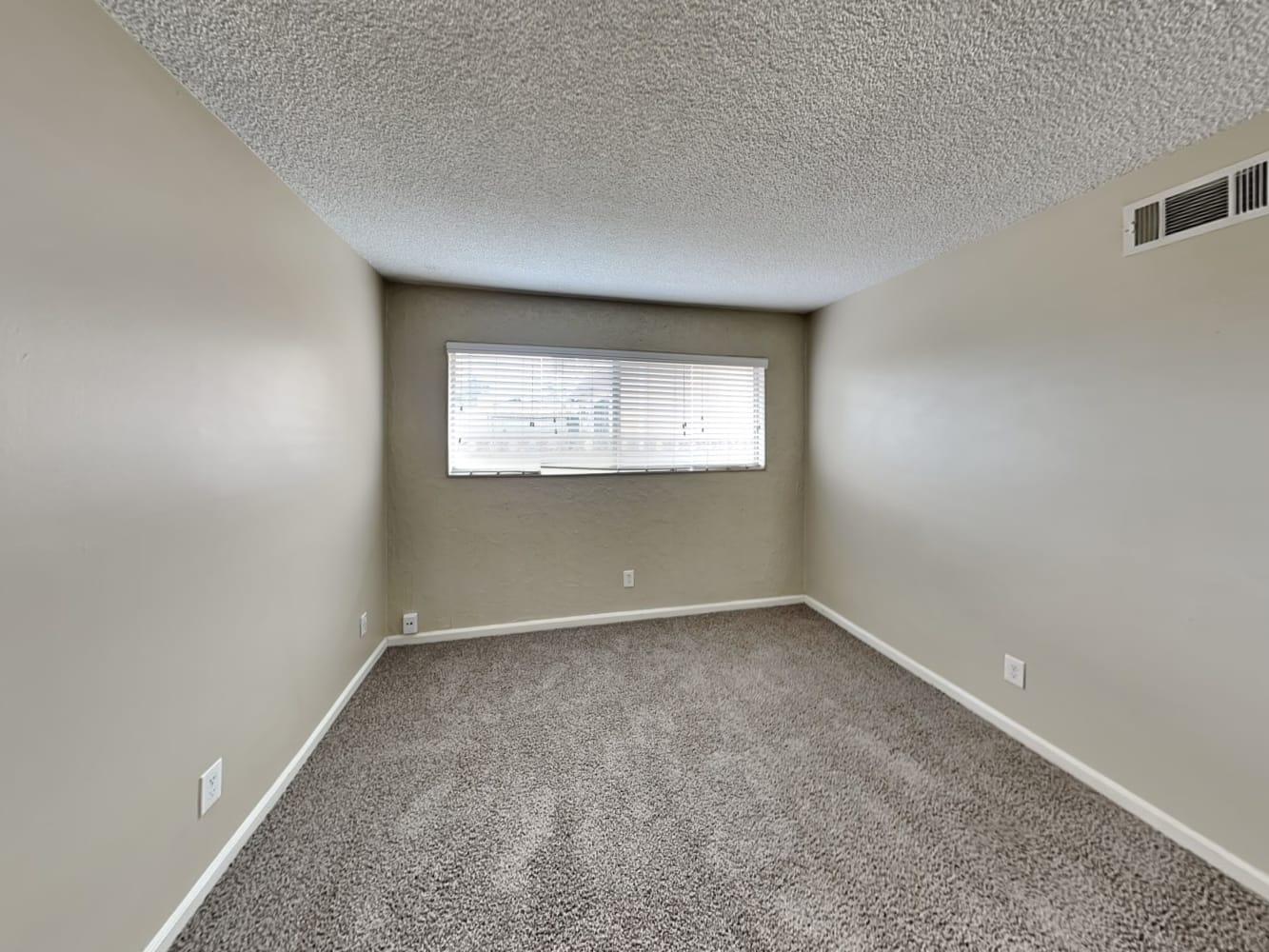 1406 E Elsmere Dr, Carson photo 11