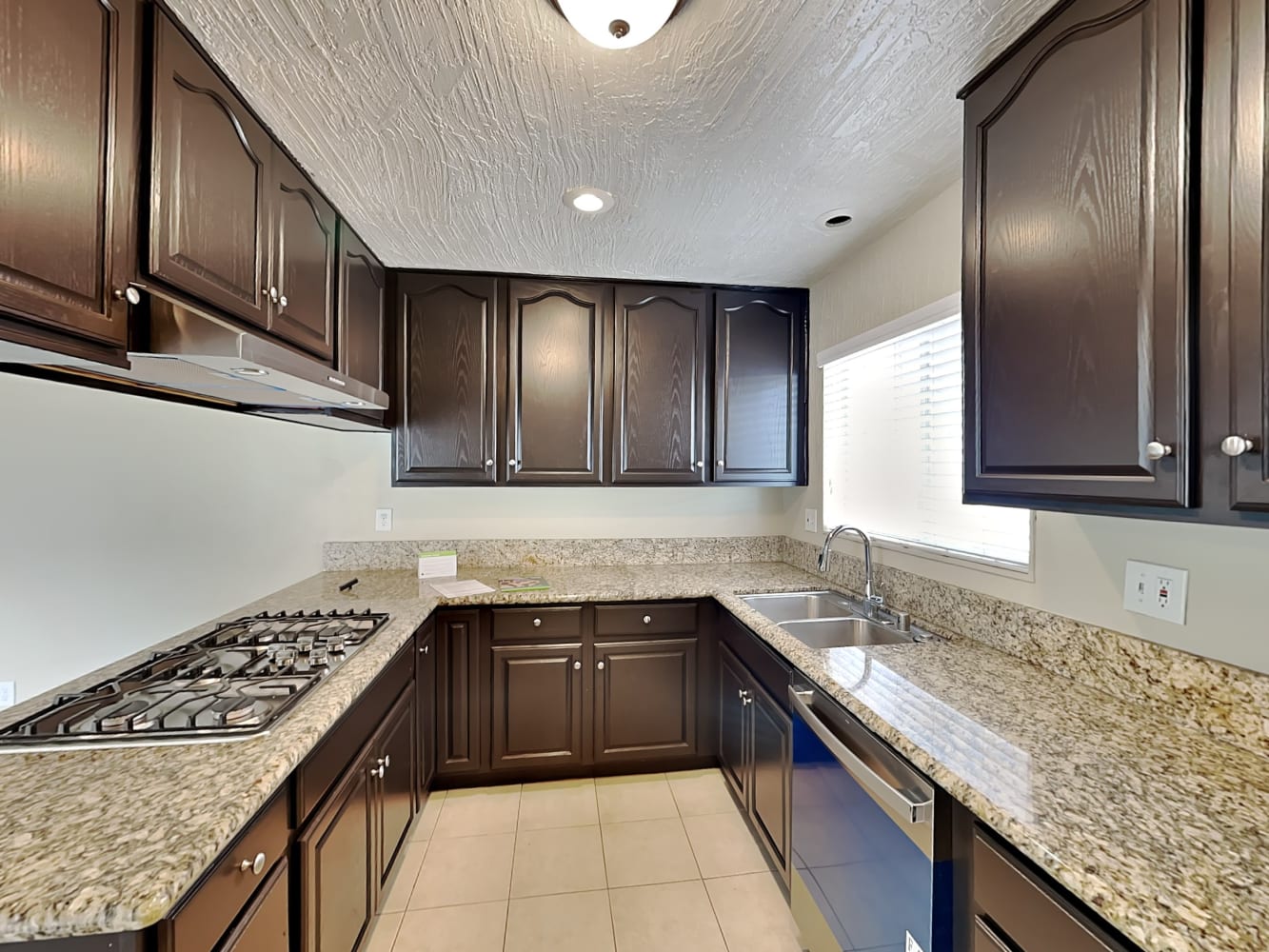 1406 E Elsmere Dr, Carson photo 9