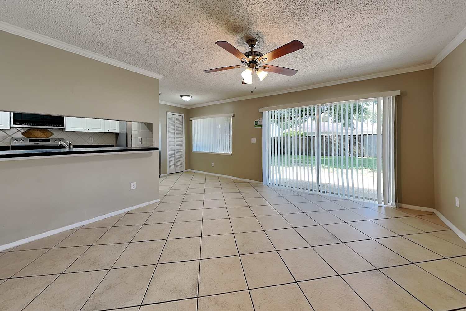 1410 High Knoll Dr, Brandon photo 6