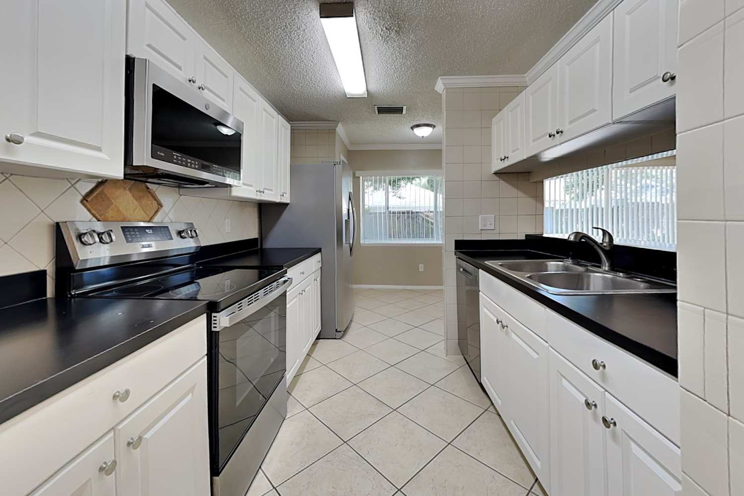 1410 High Knoll Dr, Brandon photo 11