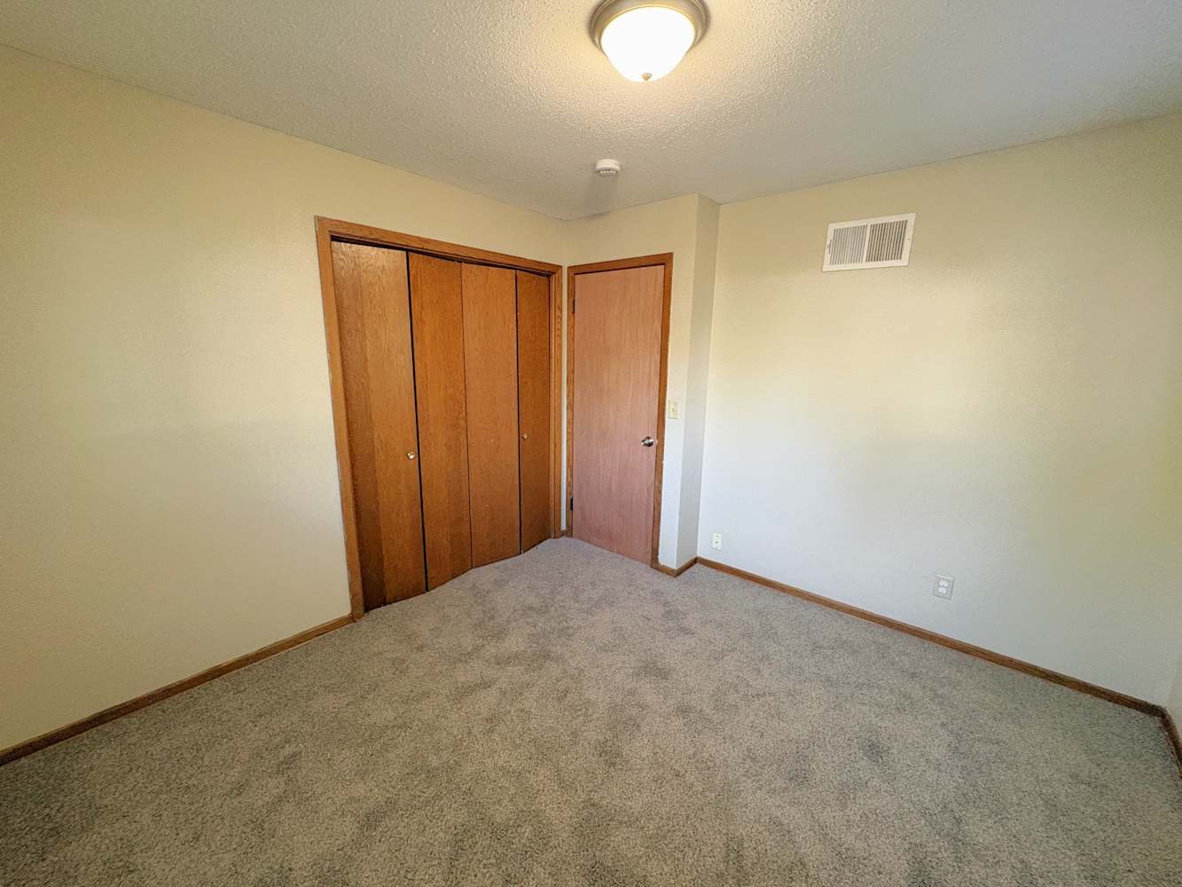 1411 Bidwell St, Saint Paul photo 8