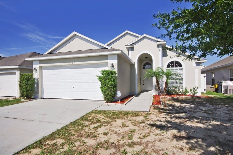 Front of 1419 Belvoir Dr, Davenport, FL