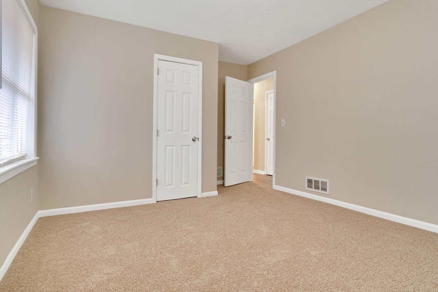 1421 Dennis Dr, Decatur photo 8