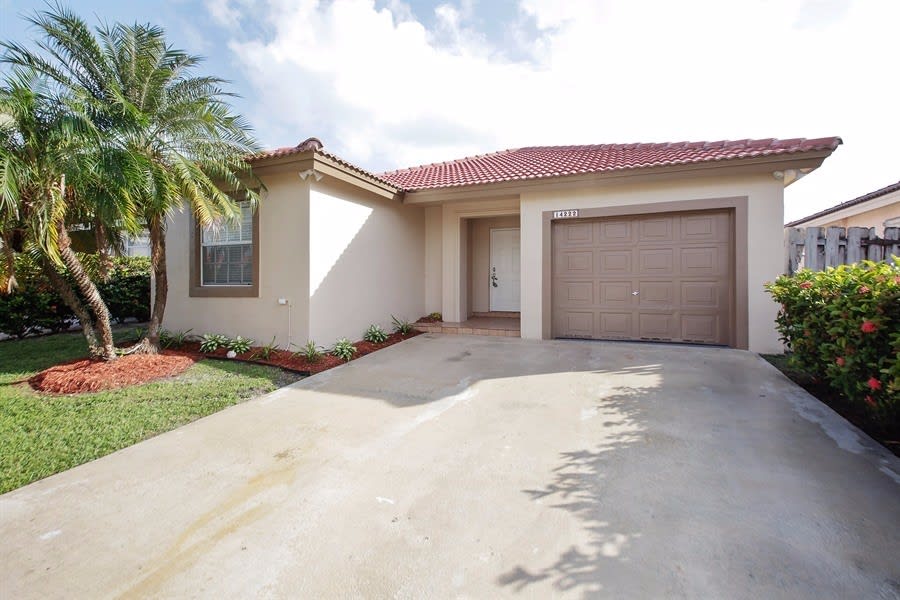 Front of 14222 SW 177th St, Miami, FL
