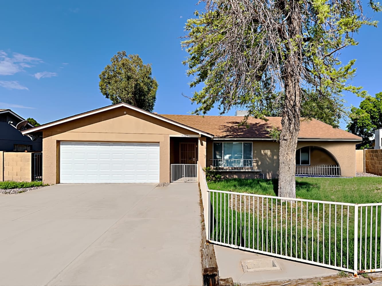 Front of 14226 N 27th Dr, Phoenix, AZ