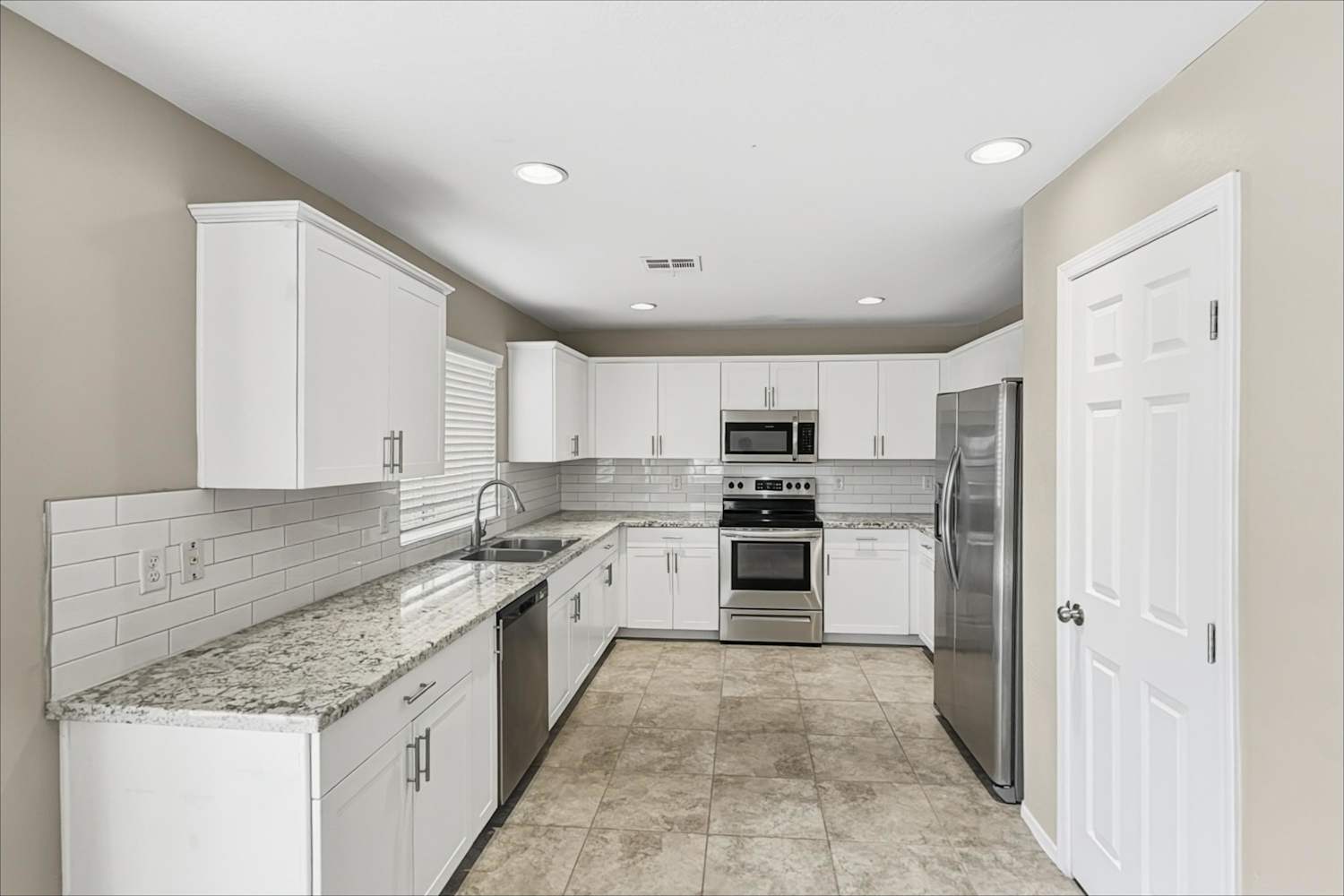 1425 E Lakeview Dr, San Tan Valley photo 7
