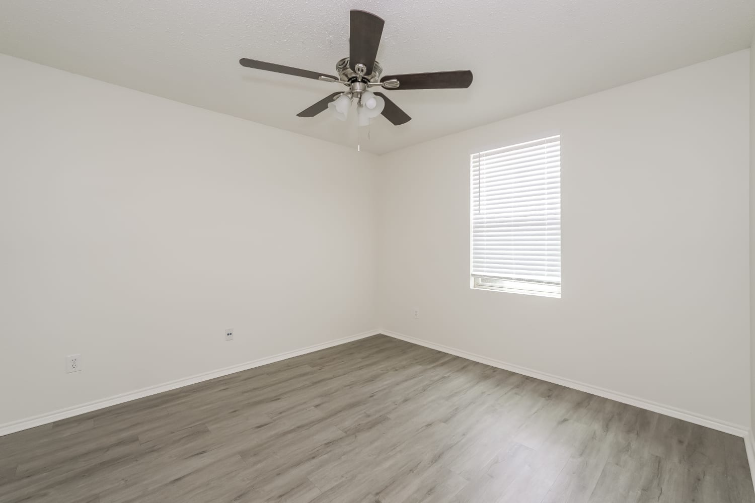 1428 Anna Lea Ln, Burleson photo 11