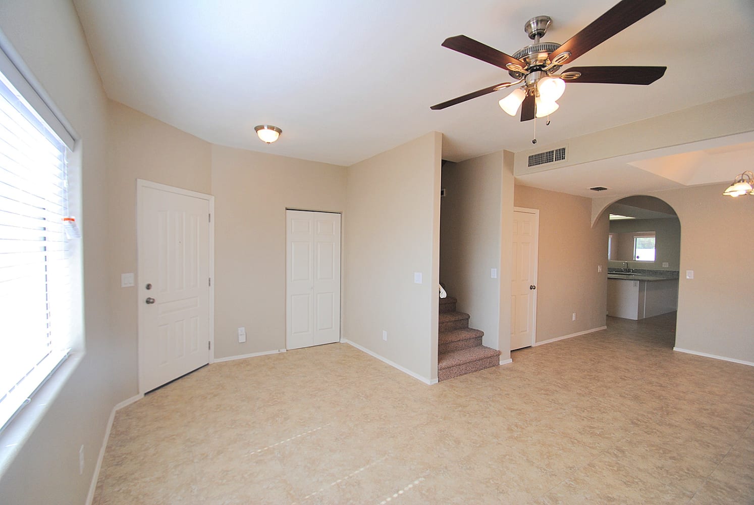 1450 N Birch St, Gilbert photo 2