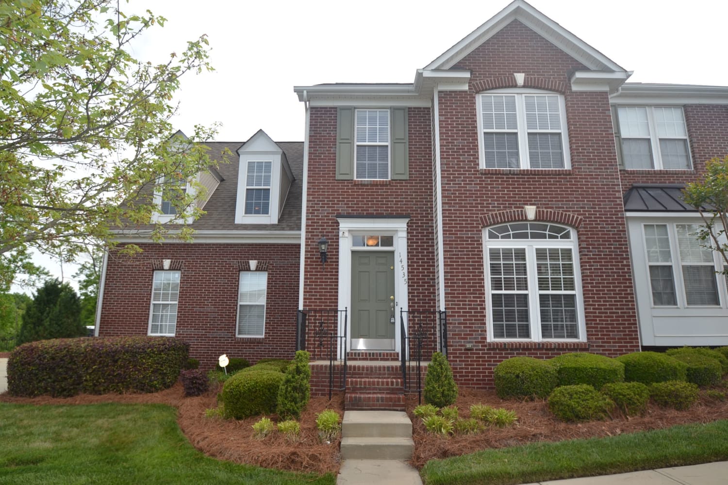 Front of 14535 Greenpoint Ln, Huntersville, NC