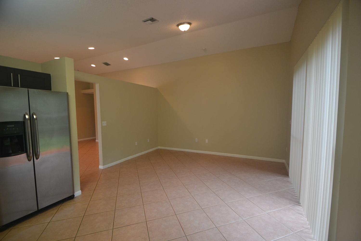 1457 NW 156th Ave, Pembroke Pines photo 6