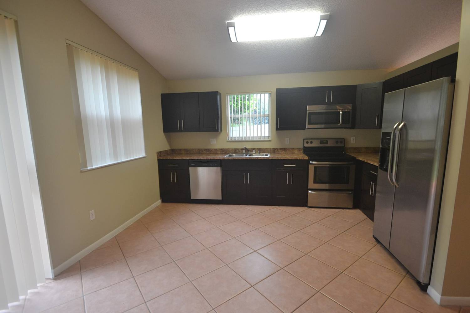 1457 NW 156th Ave, Pembroke Pines photo 7