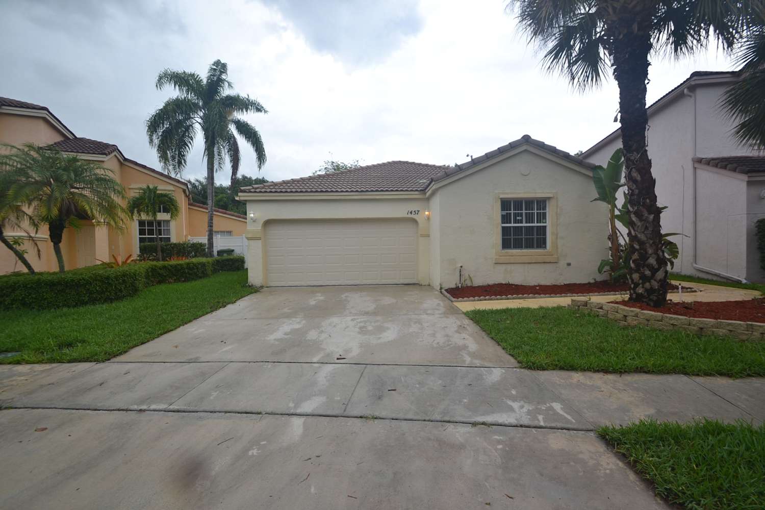 1457 NW 156th Ave, Pembroke Pines photo 1