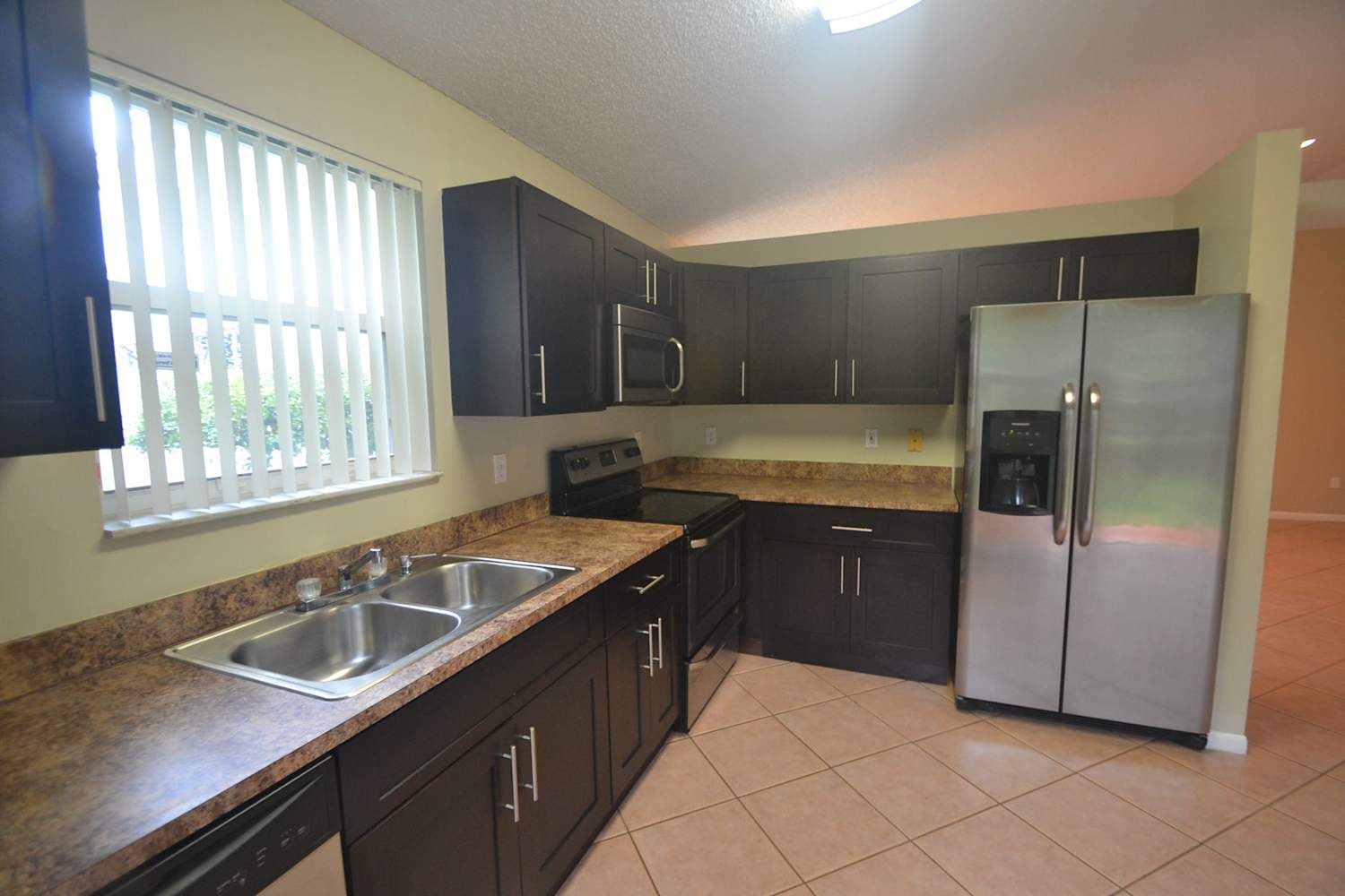 1457 NW 156th Ave, Pembroke Pines photo 8