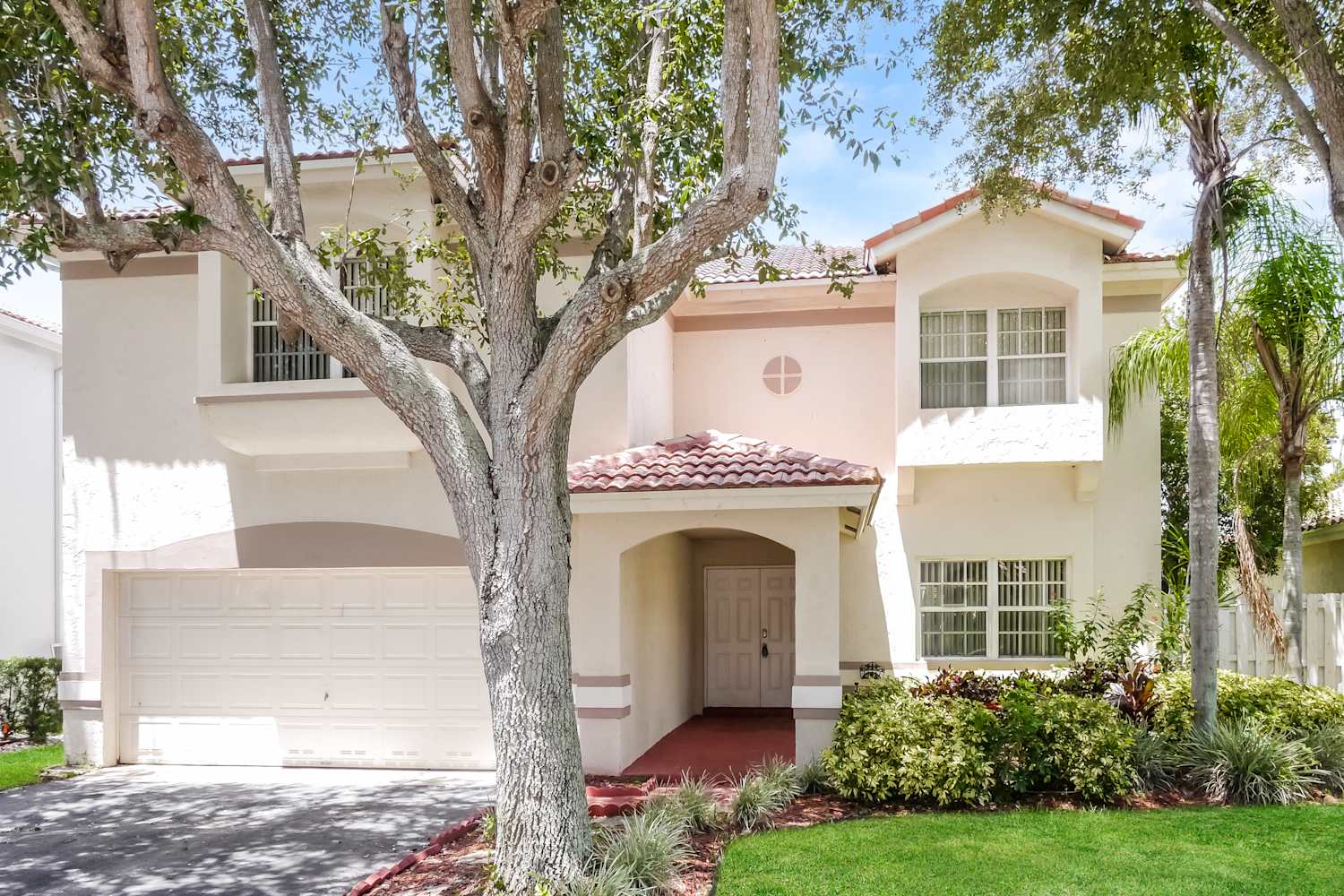 146 Gables Blvd, Weston photo 1