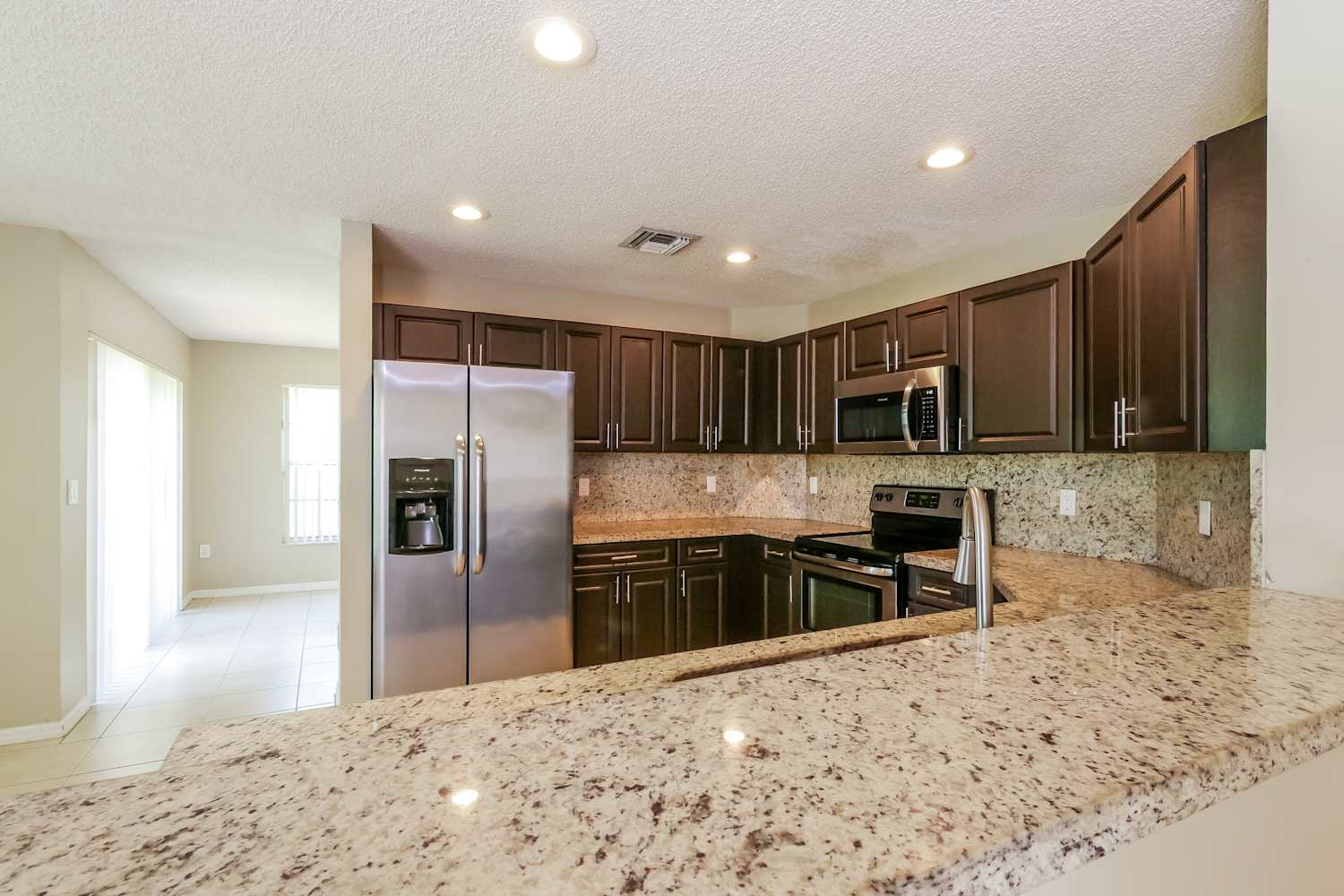 146 Gables Blvd, Weston photo 7