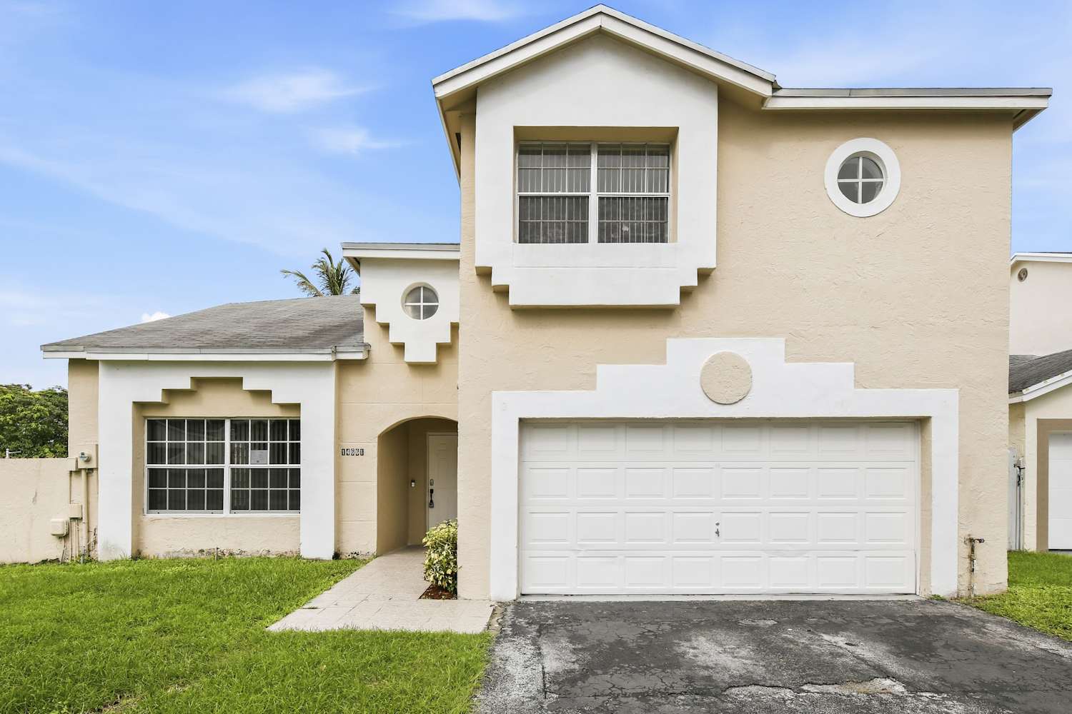 Front of 14661 SW 93rd Ln, Miami, FL