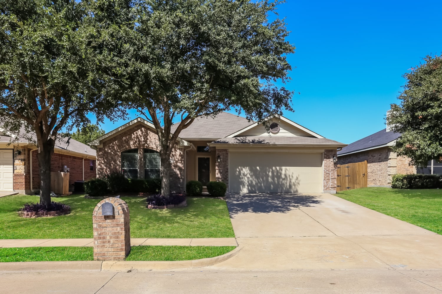 Front of 147 Oregon Trl, Waxahachie, TX