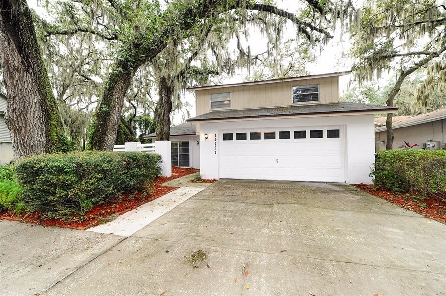 Front of 14727 Daybreak Dr, Lutz, FL
