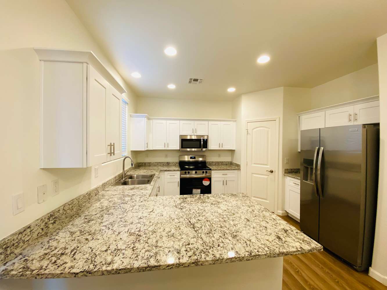 1477 S Sinova Ave, Gilbert photo 8