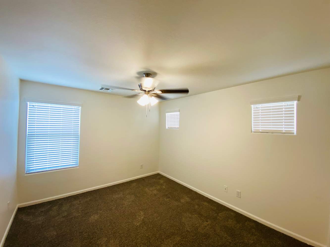1477 S Sinova Ave, Gilbert photo 13