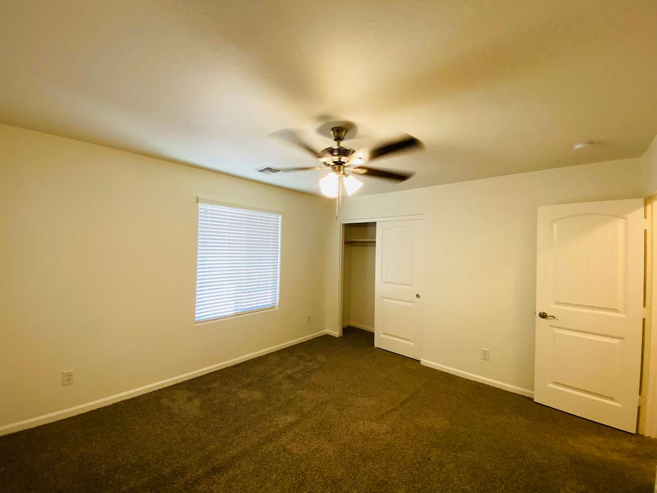 1477 S Sinova Ave, Gilbert photo 9