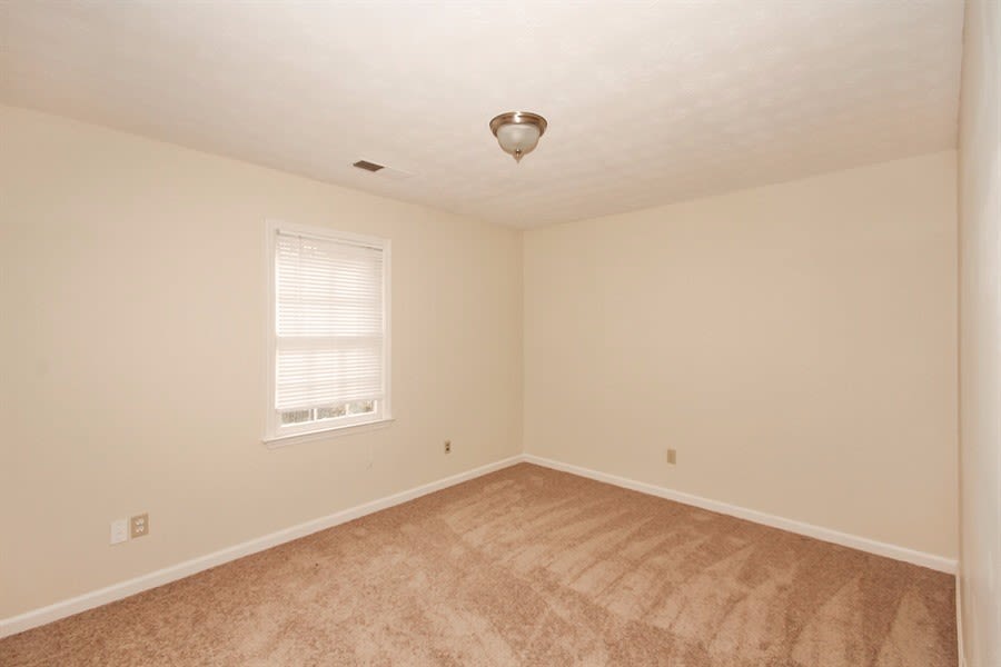 1480 Meadow Oak Dr, Snellville photo 13