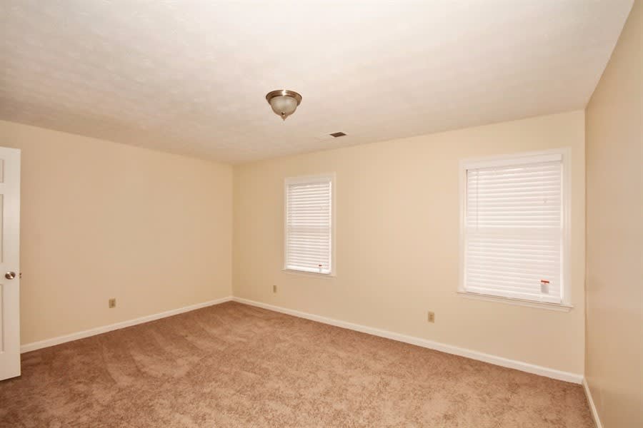1480 Meadow Oak Dr, Snellville photo 12