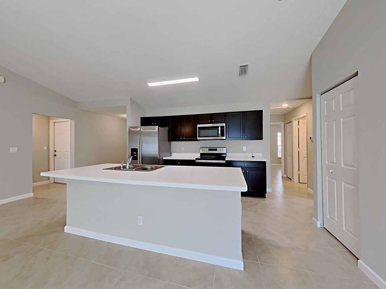 150 SW Milburn Cir, Port Saint Lucie photo 6