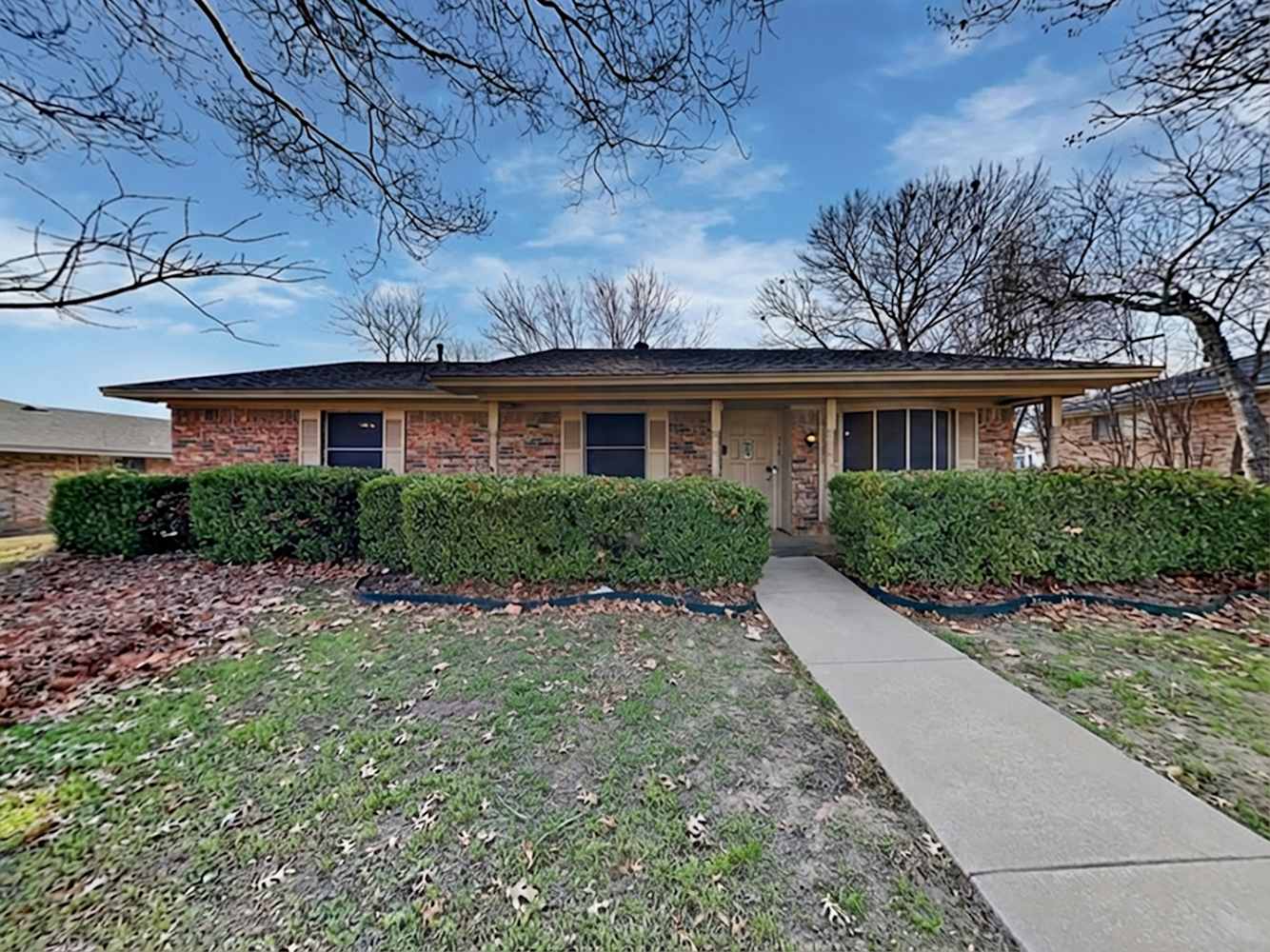 Front of 150 Valleyglen Dr, Desoto, TX