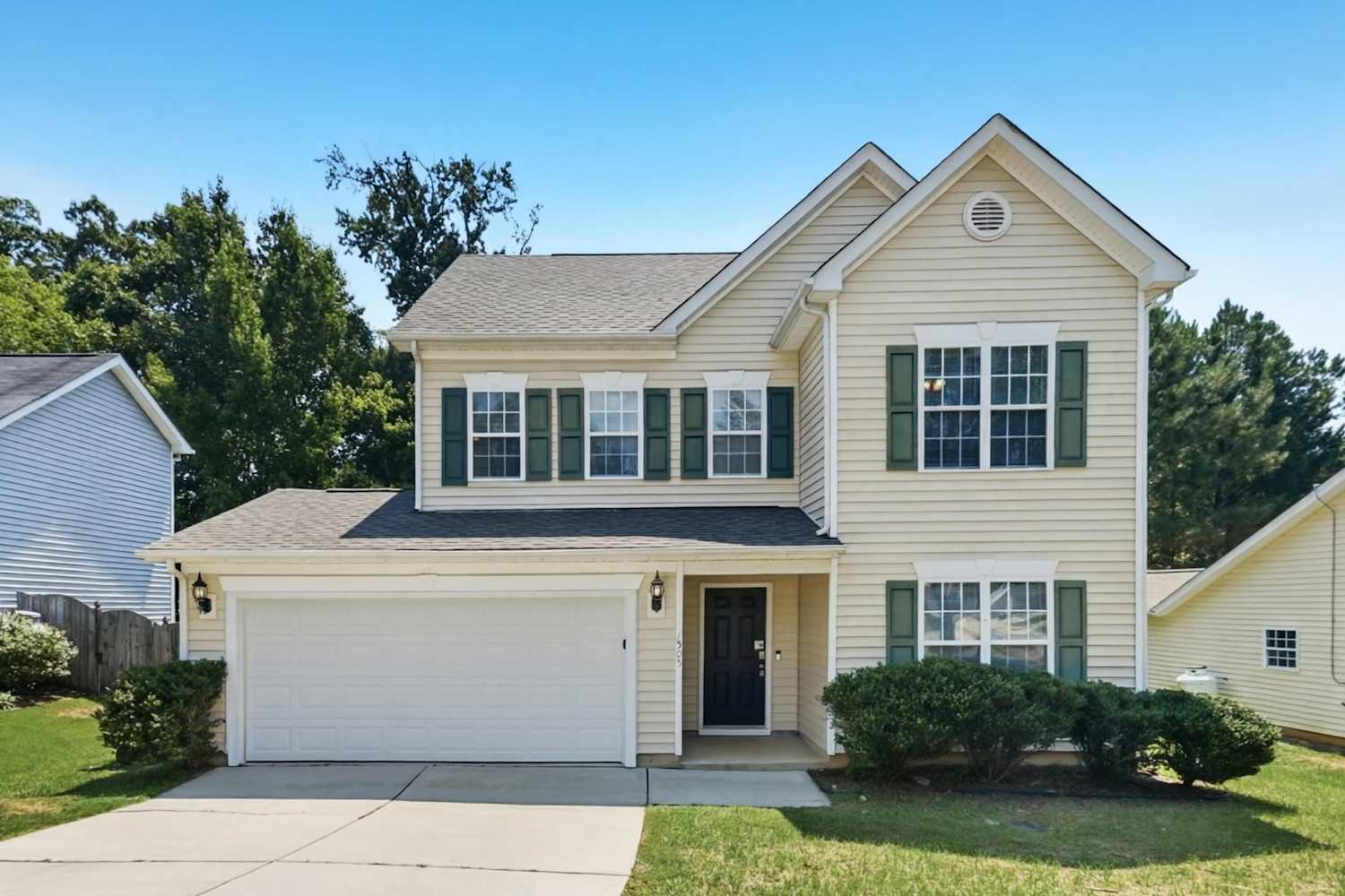Front of 1505 Dexter Ridge Dr, Holly Springs, NC