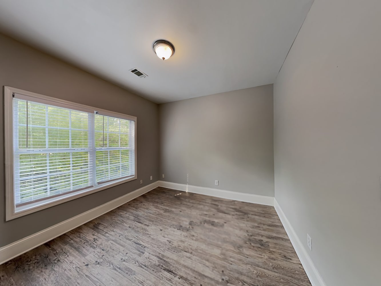 1506 Shuman Holw, Lawrenceville photo 13