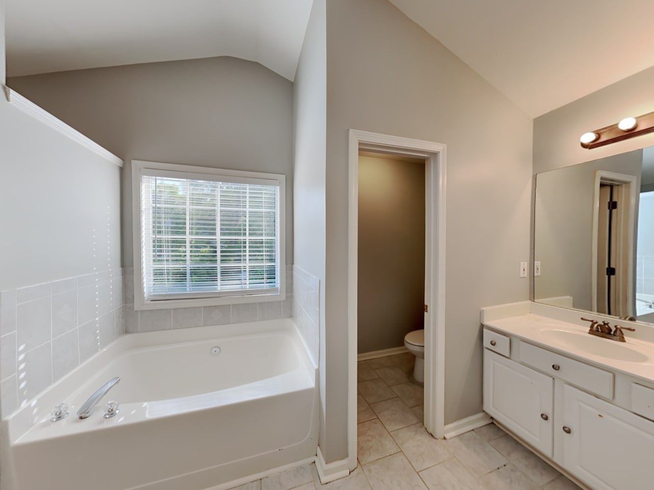 1506 Shuman Holw, Lawrenceville photo 15