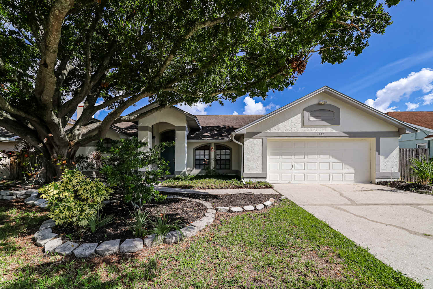 1507 Storington Ave, Brandon photo 1
