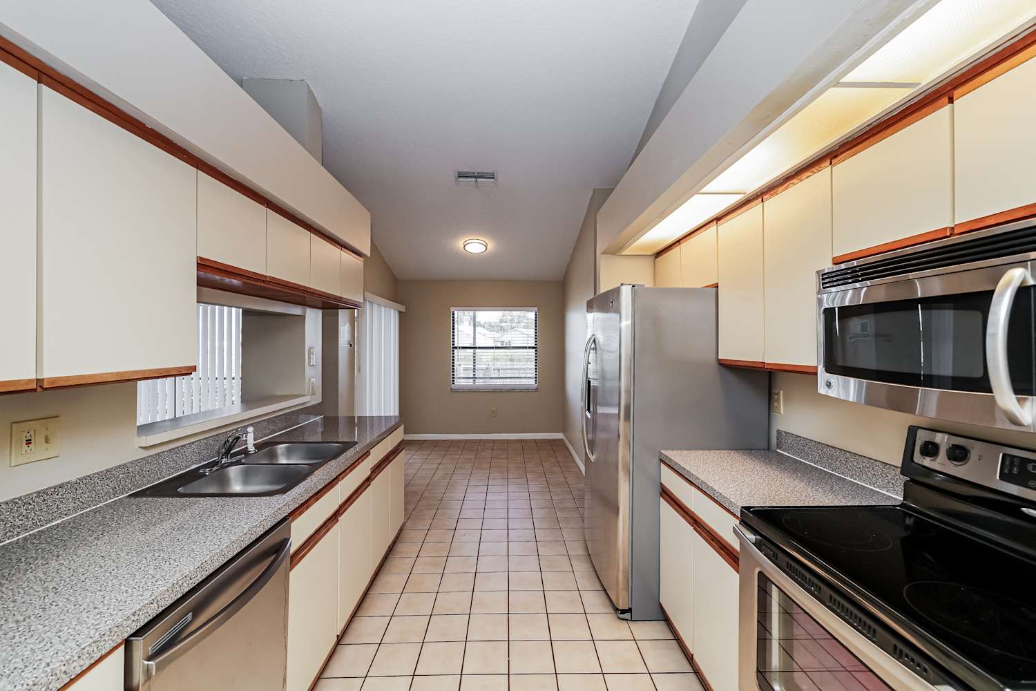 1507 Storington Ave, Brandon photo 6