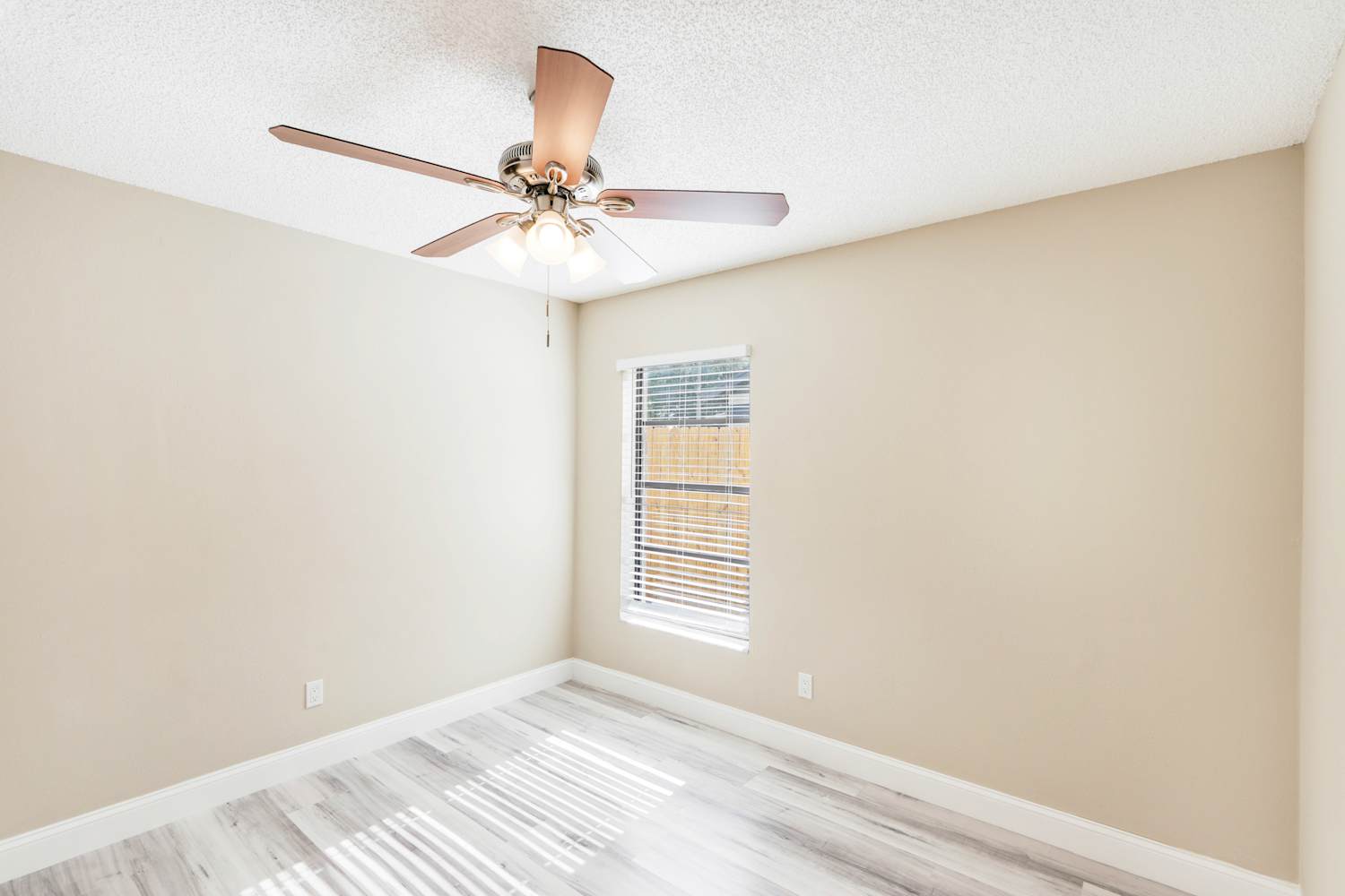 1508 Blueteal Dr, Brandon photo 15