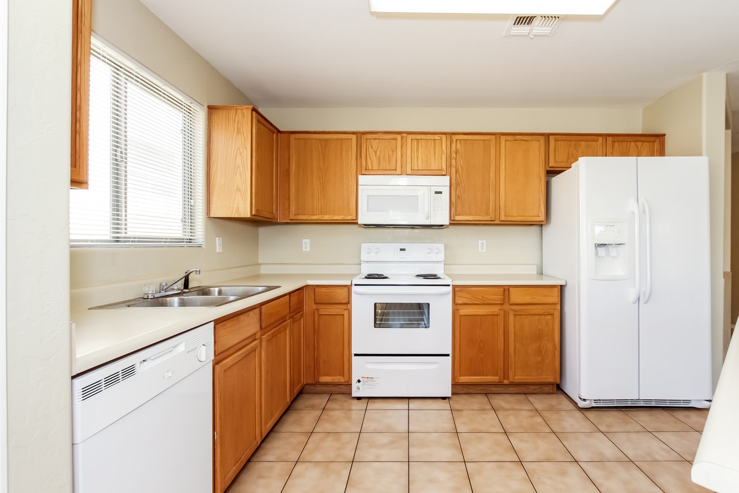 15082 W Taylor St, Goodyear photo 7