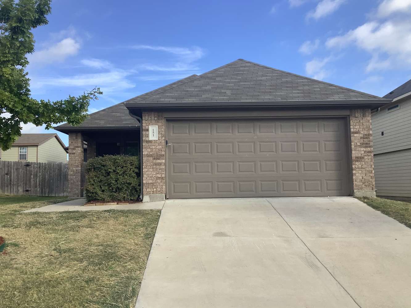 Front of 151 E Kirnwood Dr, Dallas, TX