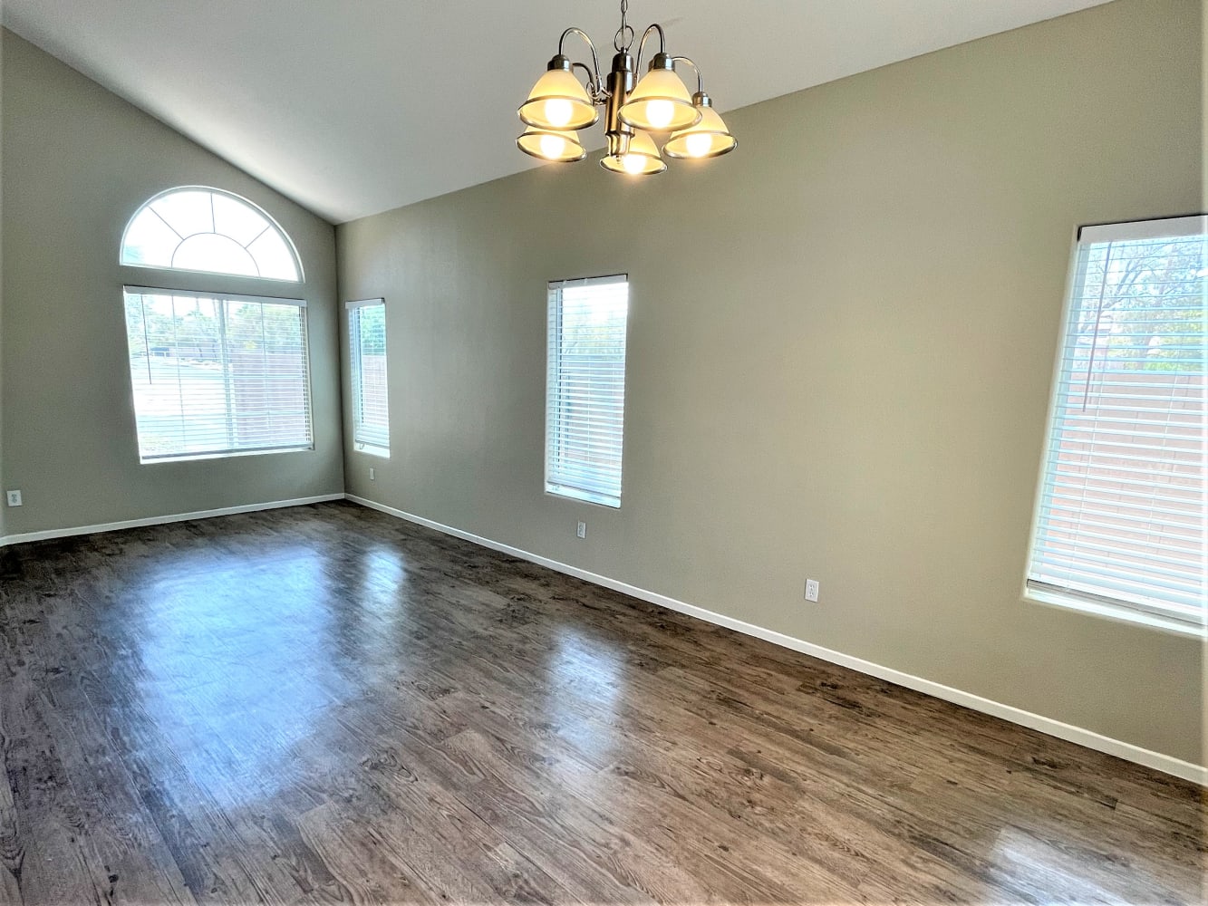 1512 Auburn Valley Ave, Las Vegas photo 4