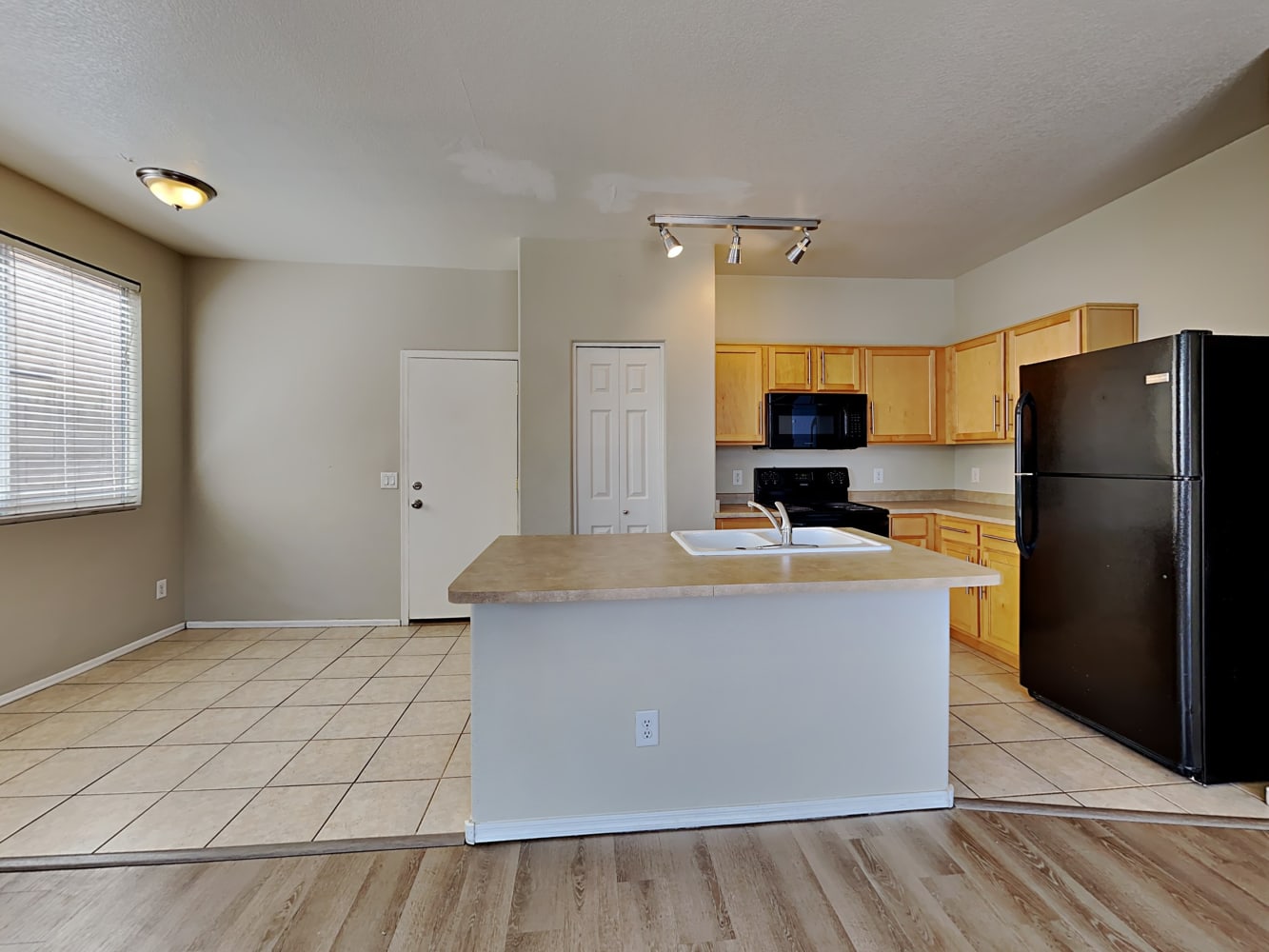 1515 E Sheraton Ln, Phoenix photo 7
